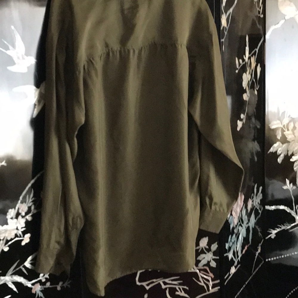 🐢Vintage button down shirt. *New Markdown - Picture 5 of 5